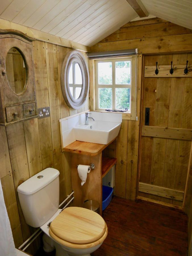 The Wayside Shepherd Hut Beaulieu Exterior photo