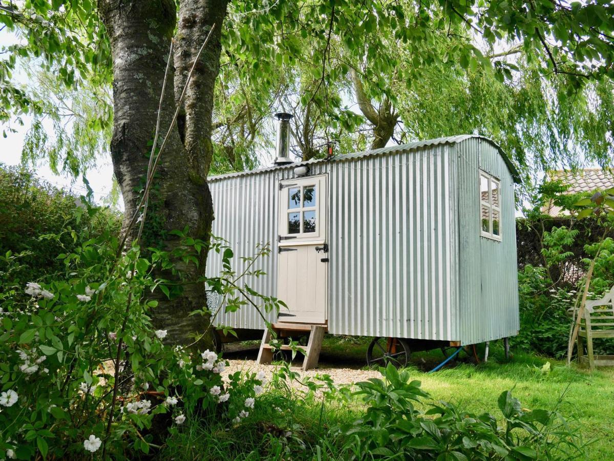 The Wayside Shepherd Hut Beaulieu Exterior photo