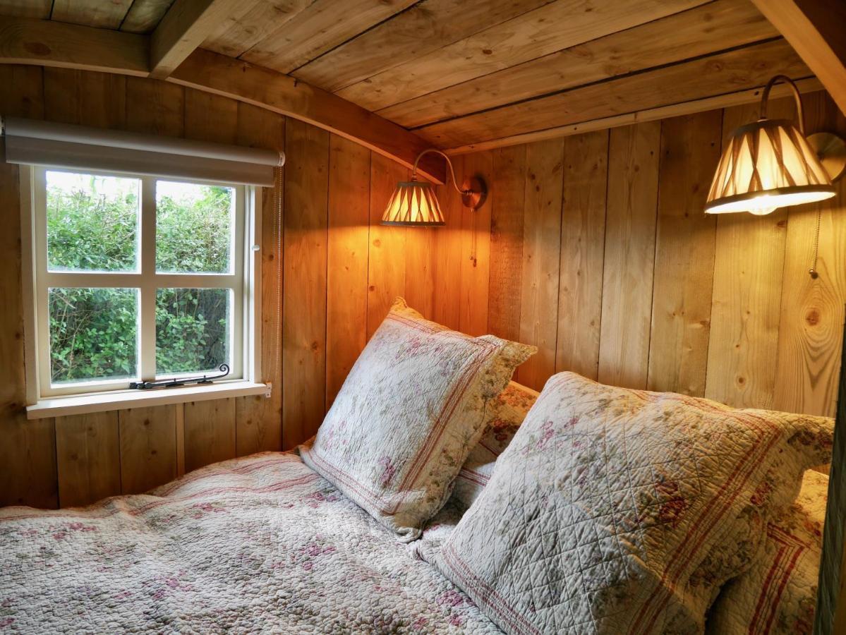 The Wayside Shepherd Hut Beaulieu Exterior photo